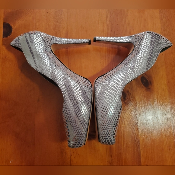 White House Black Market Silver Snakeskin Heels - Picture 3 of 8